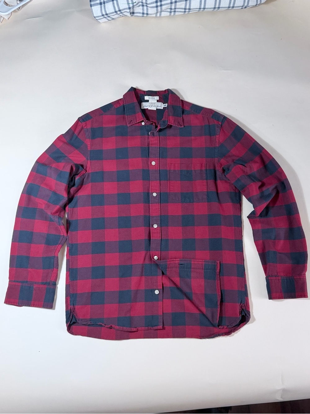 H&M Men's Red and Black Plaid Button-Down Shirt